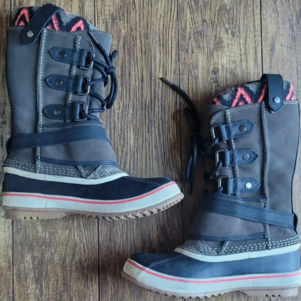Sorel Joan of Arctic Knit Premium II Women's Size 7.5 Waterproof Boots Excellent